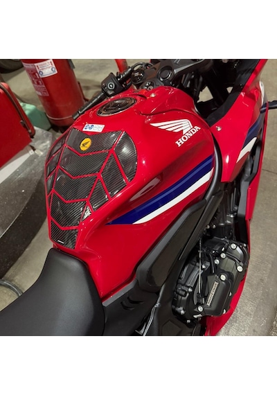 Grippatch Honda Cbr650r 2025 Kırmızı Motor İle Uyumlu Kaydırmaz 6d Karbon Ve Şeffaf 41 Parça Tank Pad Seti Gc41-2