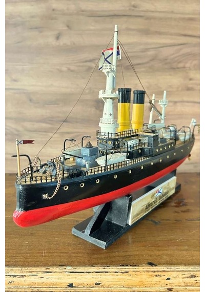 Admiral Uszakov Askeri Gemi Maketi