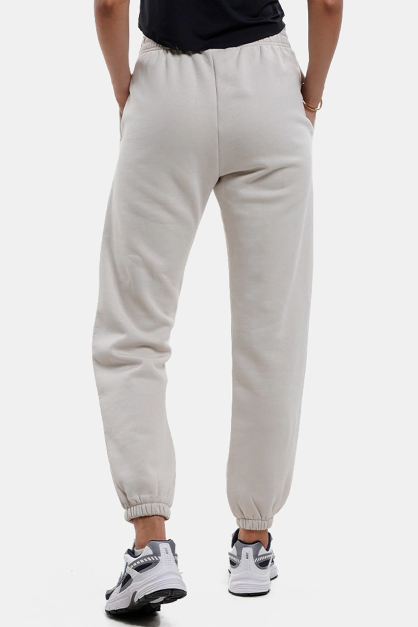 Nike Sportswear Regular Fit Pant Bol Ve Uzun Kesim Eşofman Altı Beyaz Krem Beyaz - Bej