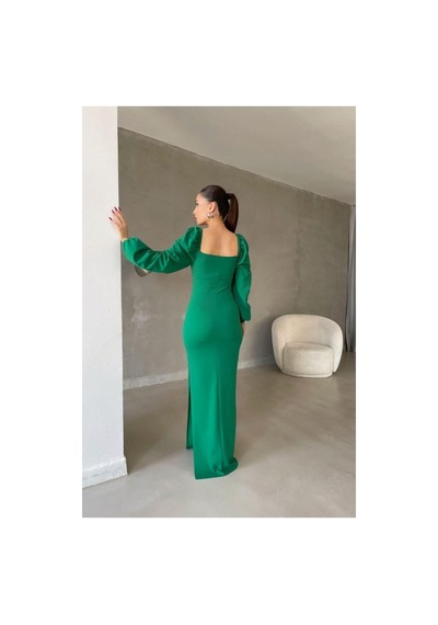 DefyModa Kadın Zarif Stil Krep Kumaş Kalp Yaka Yırtmaçlı Maxi Abiye Elbise Zümrüt