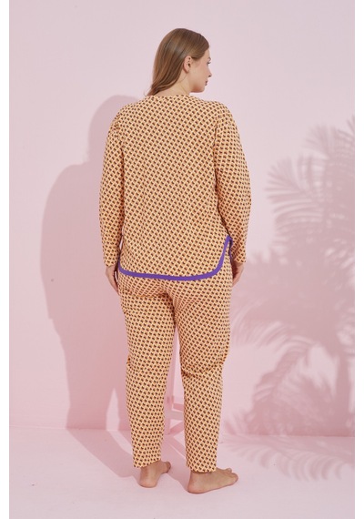 Siyah İnci Biyeli Curve Büyük Beden Battal Boy Örme Pijama Takım 7778 Turuncu Mor Yarım Ay Siyah İnci Biyeli Curve Büyük Beden Battal Boy Örme Pijama Takım 7778 Turuncu Mor Yarım Ay