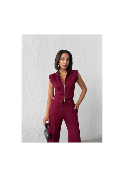 Meecy Kadın Polo Yaka Fermuarlı Crop Yelek Ve Geniş Paça Çimalı Pantolon İkili Takım Bordo Bordo Meecy Kadın Polo Yaka Fermuarlı Crop Yelek Ve Geniş Paça Çimalı Pantolon İkili Takım Bordo Bordo