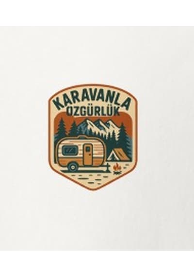 Wildstyle Karavanla Özgürlük Renkli Karavan Kamp Doğa Rozet Baskılı Unisex Bisiklet Yaka Pamuklu Tişört Beyaz