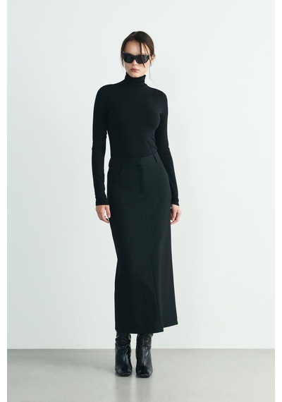 Suud Collection Siyah Boğazlı Body