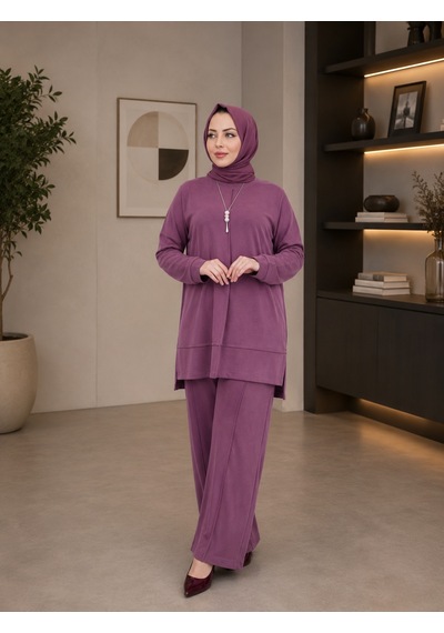 Pike Kumaş Tesettür Pantolonlu Takım Büyük Beden Rahat Kalıp Uzun Tunik İkili Takım 42-54 Beden Mürdüm Pike Kumaş Tesettür Pantolonlu Takım Büyük Beden Rahat Kalıp Uzun Tunik İkili Takım 42-54 Beden Mürdüm
