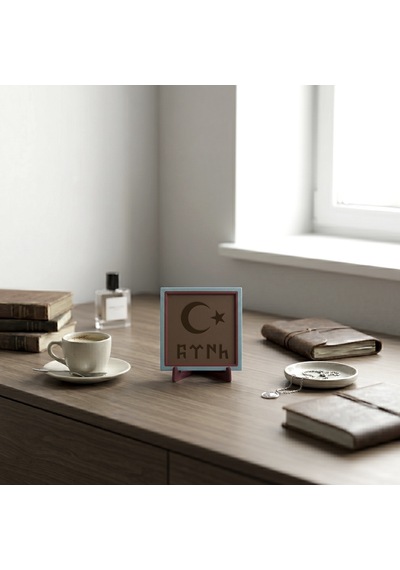 Modern Ay Yıldız Temalı Göktürkçe Türk Yazılı Dekoratif Hatıra, Masaüstü İçin Estetik Süs 10x10 Cm