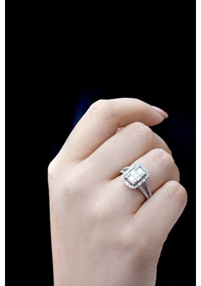 0.70 Ct Baget Pırlanta Modern Tasarım Yüzük