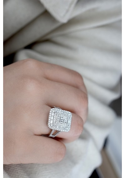 1.50 Ct Baget Pırlanta Modern Tasarım Yüzük