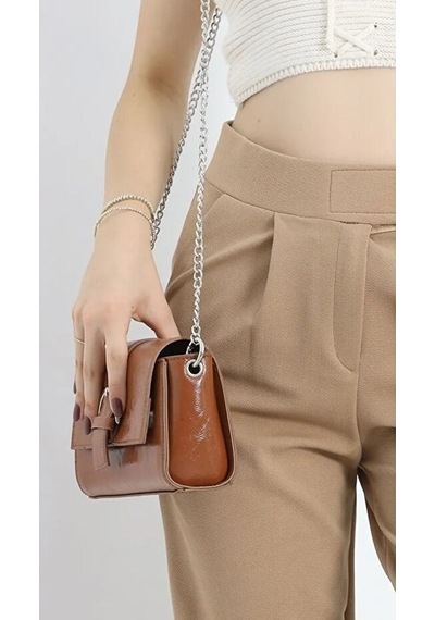 Lovelystore Kadın Deri Görünümlü Toka Detaylı Zincirli Omuz Çantası 23x13 Taba