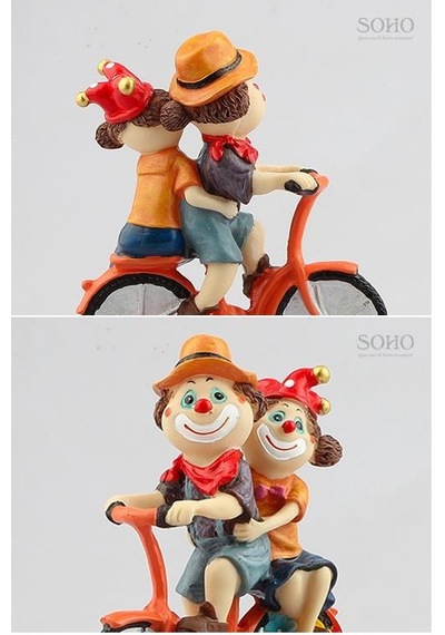 Lüks İşlemeli Polyester Bisiklet Üzerinde Palyaço Çift Biblo Dekoratif Ürün Yeni Yıl Hediyesi 20 Cm.