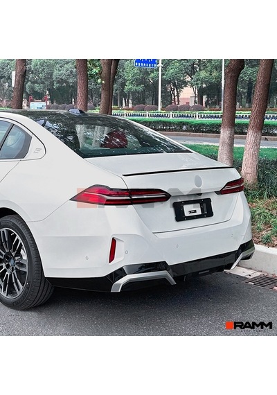 Bmw G60 Bagaj Spoiler Parlak Siyah Model 1