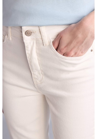Defacto Comfort Straıght Normal Bel Bilek Boy Jean Pantolon F6174ax26smwt1 Beyaz-wt1 Defacto Comfort Straıght Normal Bel Bilek Boy Jean Pantolon F6174ax26smwt1 Beyaz-wt1