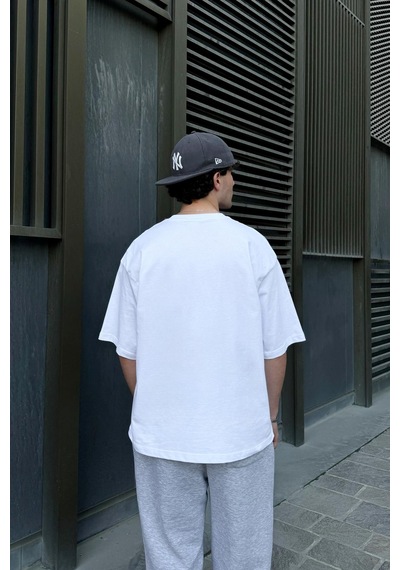 Flaw Nakışlı Oversize Tişört Beyaz Beyaz