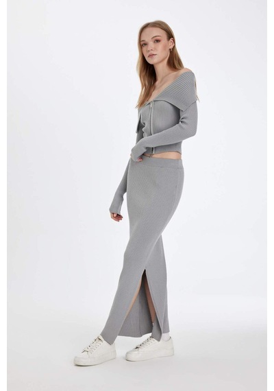 DeFacto Slim Fit Dar Kesim Esnek Belli Basic Düz Yırtmaçlı Maxi Triko Etek D5390AX24AUGR90 Gri