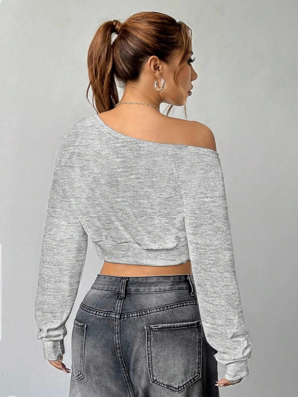 Afri Kadın Gri Brazil South America Baskılı Omzu Açık Crop Sweatshirt Gri