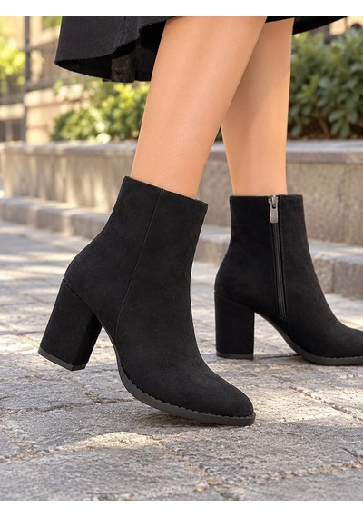 Asmi Shoes Kadın Silva Siyah Süet Deri Yandan Fermuarlı Toka Detaylı 7 Cm Kalın Topuklu Sivri Burunlu Yeni Sezon Günlük Bot Asmi Shoes Kadın Silva Siyah Süet Deri Yandan Fermuarlı Toka Detaylı 7 Cm Kalın Topuklu Sivri Burunlu Yeni Sezon Günlük Bot