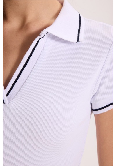 Tudors Kadın Slim Fit Dar Kesim Pamuklu Polo Yaka Kısa Kollu Beyaz Tişört-50461