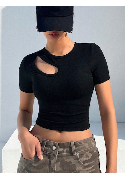 Liona Bisiklet Yaka Asimetrik Stil Siyah Renk Fitilli Kısa Kollu Slim Fit Crop Top Bluz Siyah