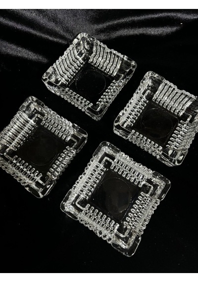 4 Adet Kare Büyük Cam Küllük 10x10 4 Adet Kare Cam Büyük Küllük 10x10 Cam Beyaz Kare