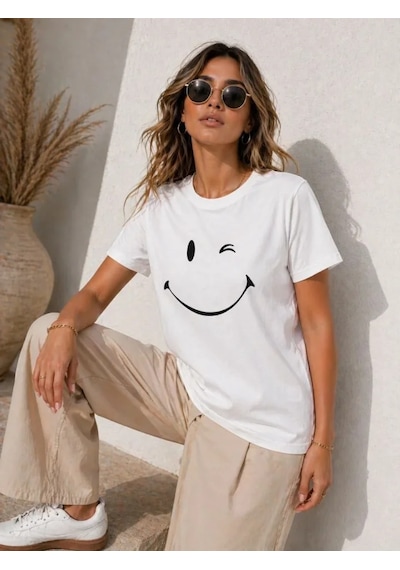 Hazego Minimal Gülümseyen Yüz Baskılı Tişört Kısa Kol Yazlık T-shirt - Beyaz