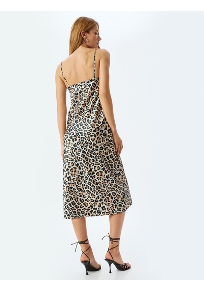 Koton Degaje Yaka Saten Leopar İp Askılı Midi Slip Elbise Bej Desenli 5sak80002fw Ekru Desenli Ekru Koton Degaje Yaka Saten Leopar İp Askılı Midi Slip Elbise Bej Desenli 5sak80002fw Ekru Desenli Ekru