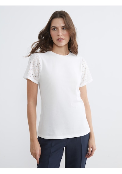 Lcw Comfort Beyaz Bisiklet Yaka Brode Detaylı Bluz Lcw Comfort Beyaz Bisiklet Yaka Brode Detaylı Bluz