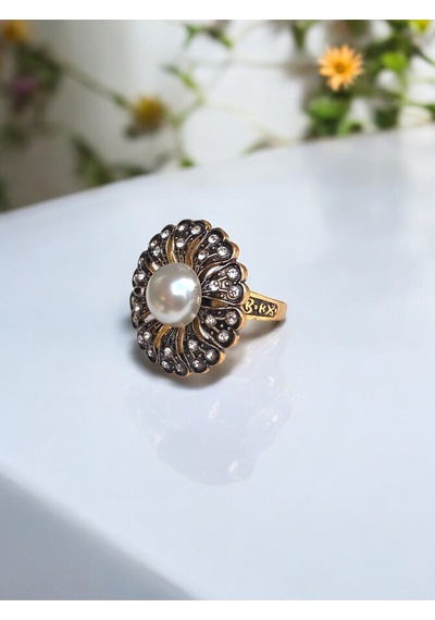 Black Diamond Taşlı İnci Çiçek Yüzük Beyaz
