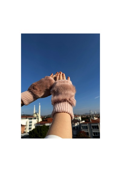 Mollycrush Kadın Peluş Detaylı Yarım Parmak Kışlık Eldiven Sıcak Tutarlı Şık Tasarım Pudra Mollycrush Kadın Peluş Detaylı Yarım Parmak Kışlık Eldiven Sıcak Tutarlı Şık Tasarım Pudra
