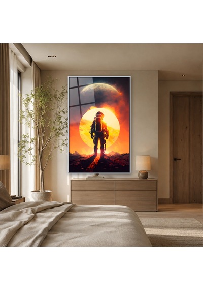 Güneş Önünde Yürüyen Astronot Gümüş Çerçeveli Cam Tablo