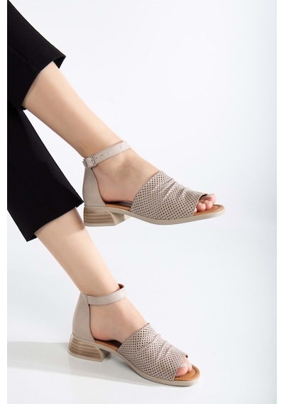 Analin Shoes Kadın Hakiki Deri Kalın Bantlı Alçak Topuklu Sandalet Silvergrey