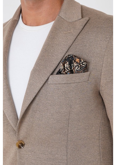 Slim Fit Sivri Yaka Çift Yırtmaçlı Esnek Yünlü Bej Ceket C 746