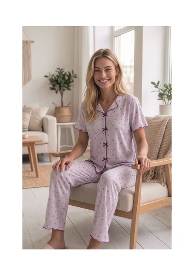 Eyfuze Kadın Baskılı Fiyonk Detaylı Raporlu Kaşkorse Kısa Kollu Pijama Takımı Açık Lila Eyfuze Kadın Baskılı Fiyonk Detaylı Raporlu Kaşkorse Kısa Kollu Pijama Takımı Açık Lila