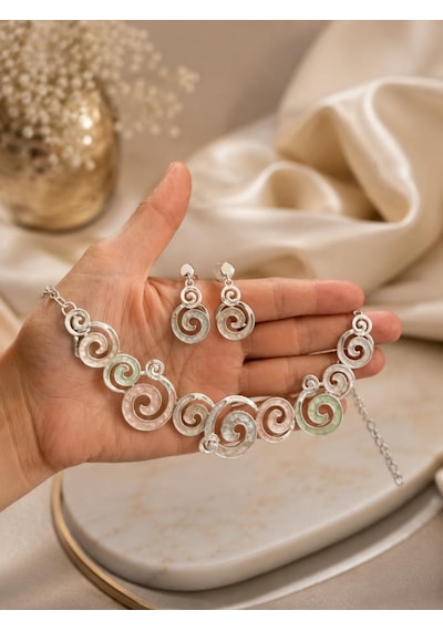 Kadın Kolye Küpe Seti Sarmal Desenli Pastel Renkli Rodyum Kaplama Şık Takı Seti Çok Renkli
