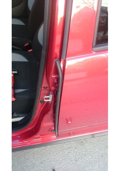 Dacia Sandero Iki Kapi Arasi Fitili 172826681