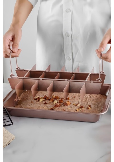 Karbon Çelik 18 Kişilik Kendinden Bölmeli Brownie Kek Ekmek Kalıbı Cin796pm Çok Renkli