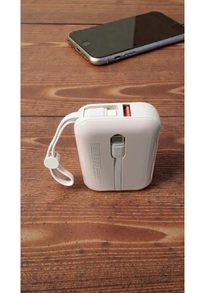 10000 Mh Pd 20w Ve Usb 22.5w Fast Hızlı Şarj Dahili Type C Ve Lightning Kablolu Dünya Standartlarına Uygun Polymer