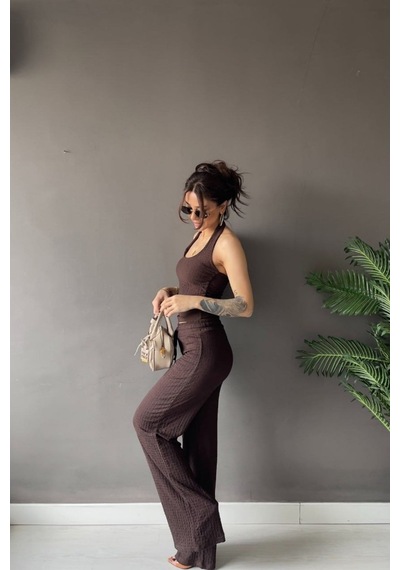 Vadon 1010 Kadın Bürümcük Dokulu Halter Yaka Crop Atlet Bol Paça Pantolon Takım Kahverengi Vadon 1010 Kadın Bürümcük Dokulu Halter Yaka Crop Atlet Bol Paça Pantolon Takım Kahverengi