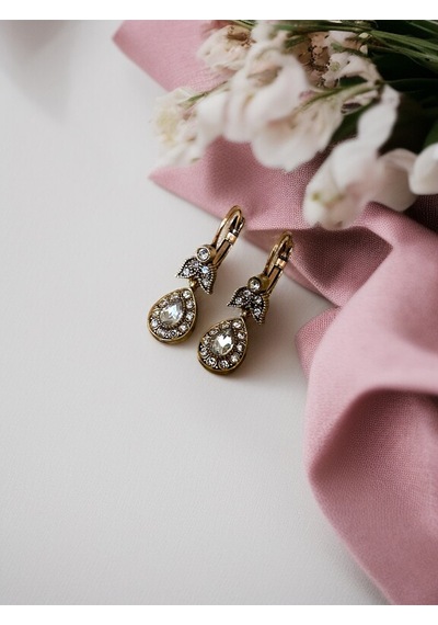Kristal Taşlı Küçük Su Damlası Sallantılı Küpe Beyaz