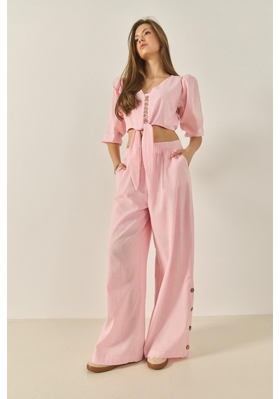 Shade Kadın Bağlama Detaylı Bluz Astarlı Paçası Düğmeli Pantolonlu Astarlı Alt-üst Takım 9266 60281046 - Şeker Pembe Shade Kadın Bağlama Detaylı Bluz Astarlı Paçası Düğmeli Pantolonlu Astarlı Alt-üst Takım 9266 60281046 - Şeker Pembe