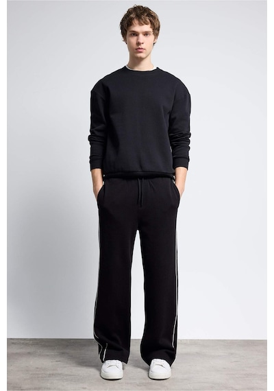DeFacto - Boxy Fit Bisiklet Yaka Basic Düz Pike Sweatshirt E1519AX25SP Siyah DeFacto - Boxy Fit Bisiklet Yaka Basic Düz Pike Sweatshirt E1519AX25SP Siyah