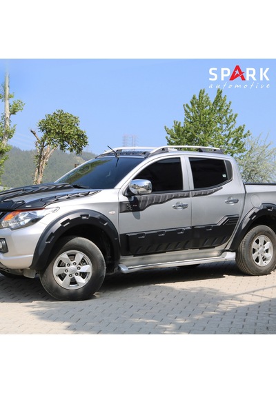 Mitsubishi L200 2015-2019 Yıl Aralığı Uyumlu Kapı Dodik 4 Parça Siyah
