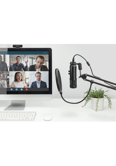 Mikrofon Standı Ve Diğer Aksesuarlar İle Plug & Play Tak Ve Kull