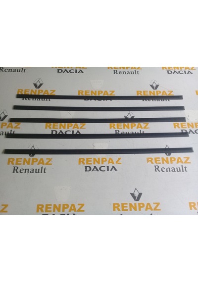 Renault 12 Toros Tavan Bandı Takımı Siyah 7700698837
