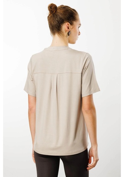 Desen Triko Kadın Yakası Düğmeli Penye T-shirt 25764 Bej Bej