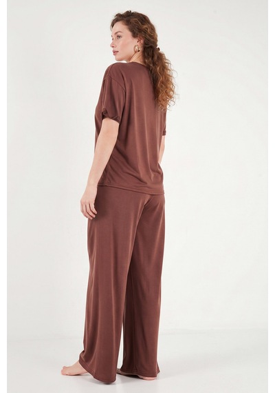 Lela Yumuşak Dokulu Bisiklet Yaka Lastikli Bel Kısa Kollu Pijama Takımı Bayan Pijama Takımı 65720102 Koyu Kahve Lela Yumuşak Dokulu Bisiklet Yaka Lastikli Bel Kısa Kollu Pijama Takımı Bayan Pijama Takımı 65720102 Koyu Kahve