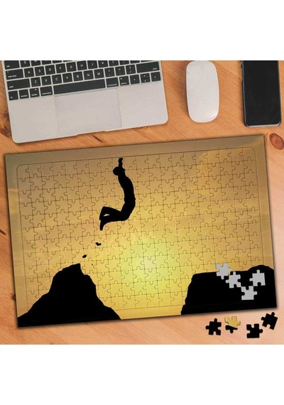 Dağda Zıplayan Maceracı 240 Parça Puzzle Yapboz Tablo-71364540