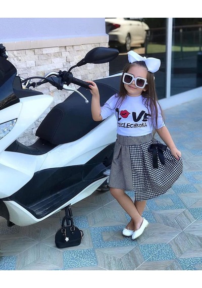Modavals Love Baskılı Yırtmaç Kol Detaylı Pötükare Etekli Kız Çocuk Etekli Alt Üst Takım Çok Renkli Modavals Love Baskılı Yırtmaç Kol Detaylı Pötükare Etekli Kız Çocuk Etekli Alt Üst Takım Çok Renkli