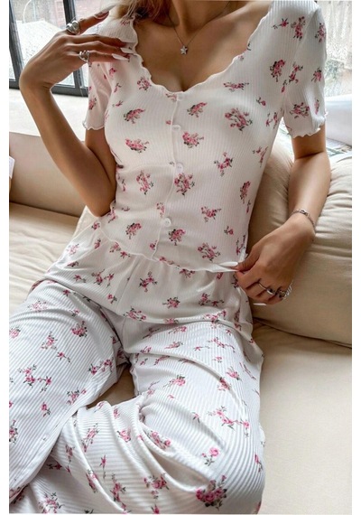 Bella Notte Ekru Çiçek Baskılı Süs Düğmeli Yazlık Pijama Takımı