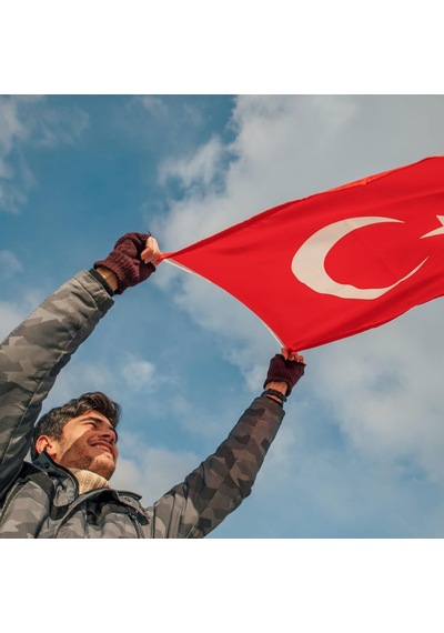 Premium Türk Bayrağı 70x105cm - Nefes Alabilir 125gr Rashel Kumaş, Çift Dikişli, Sağlam Kulplu, Uv Ve Solmaya K