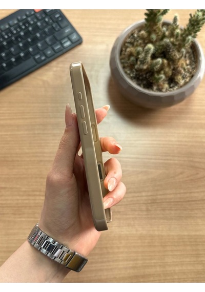 Apple iPhone Uyumlu 16 Pro Animasyonlu Stylus Silikon Kılıf Bej